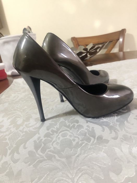 Sapatos verniz Gloria Ortiz n.35