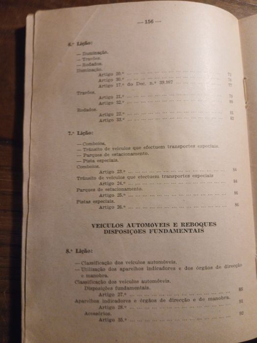 Livro antigo sobre o exame de condução, 1979
