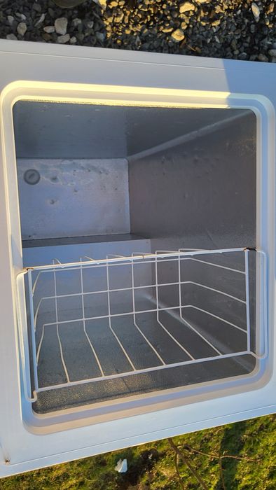 Продам холодильник ,морозильну камеру