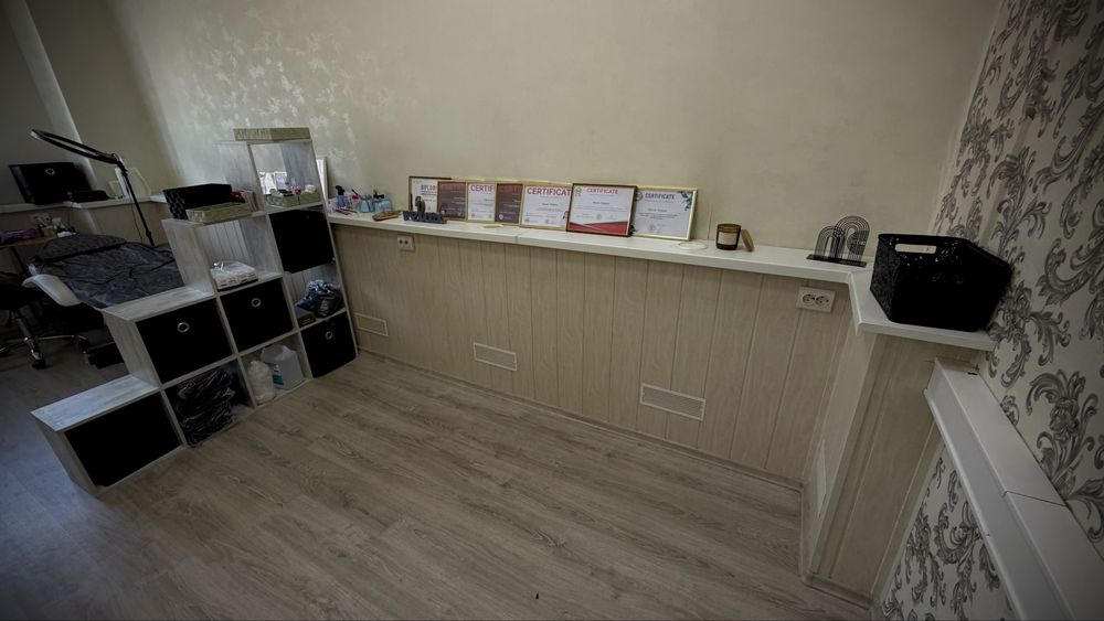 Суборенда кабінету, центр Полтави, світло не вимикають