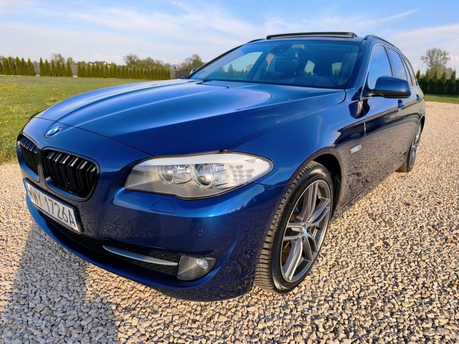 BMW F11 2.0d Automat Heud-Up Panorama Kamera Cofania Czytanie Znaków Asystent Pasa Ruchu Duża Navi Podgrzewane Fotele Komforty Xenon Skrętny PDC