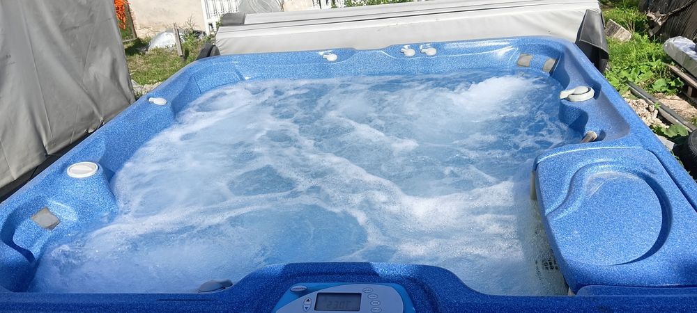 Jacuzzi Sundance Spas model ALTAMAR