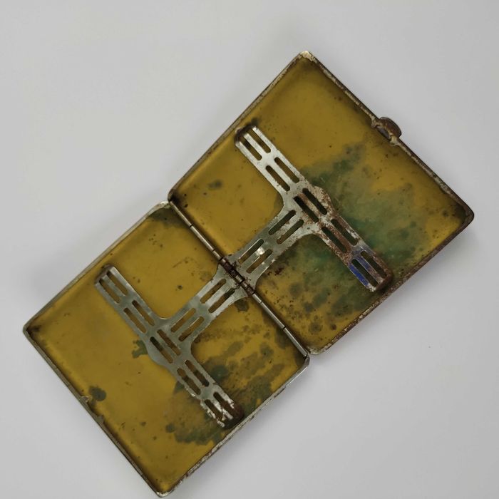 Angielska papierośnica 70 lata