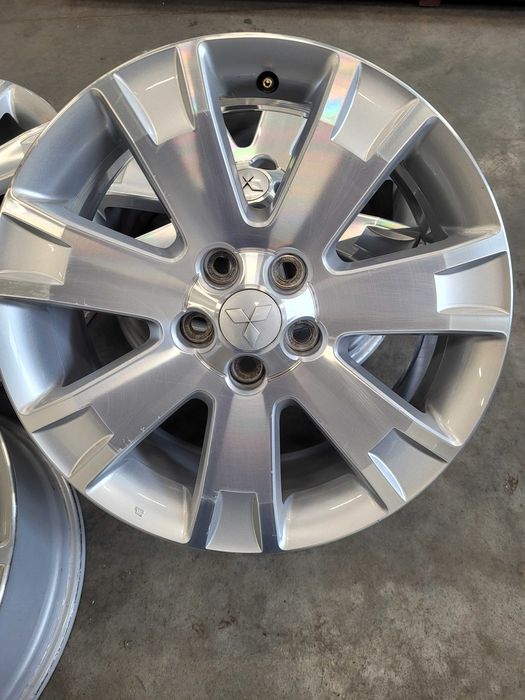 Felgi Aluminiowe Mitsubishi r 18 komplet 5 x 114,3