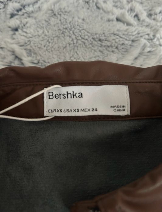 Casaco de pele da bershka novo