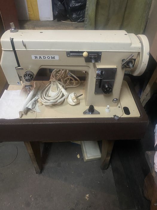 Швейна машинка Radom