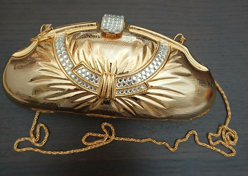 mala clutch de festa dourada