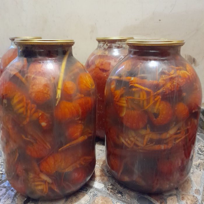 Продам  свіжий рак в банкі також у відрах   концервовані рак також є