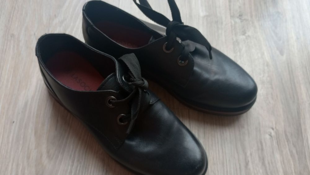 Eleganckie półbuty Lasocki rozm. 38.