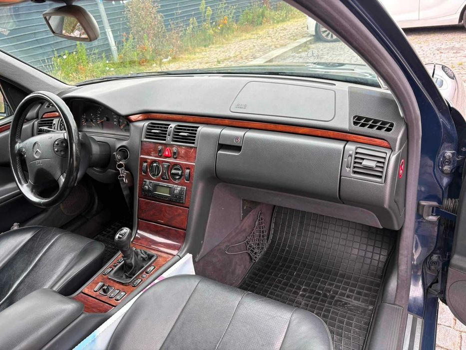 MERCEDES-BENZ E270 CDI ELEGANCE (W210) Diesel Impecável
