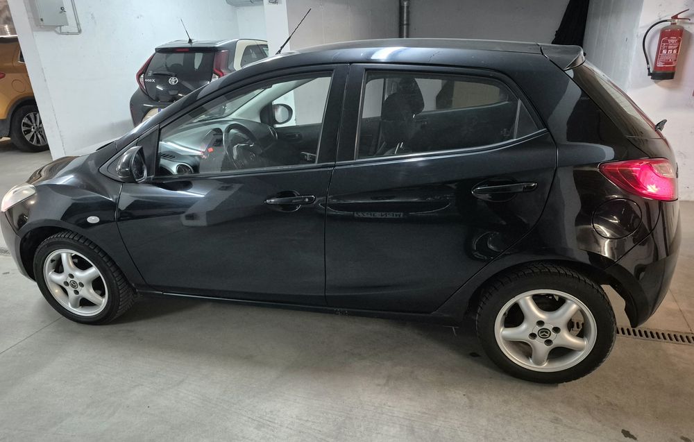 Mazda 2 1.3 Ben. 2008 Klima Opłaty Opony Zimowe Garażowany