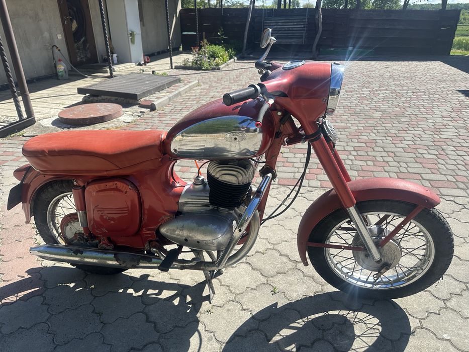 Продам яву 250 на ходу по техпаспорту!