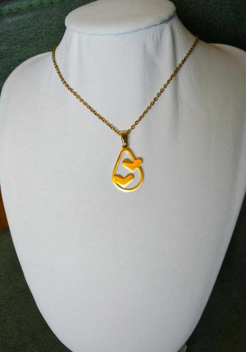 Colar Aço Dourado c/ Oval de 2 Corações NOVO
