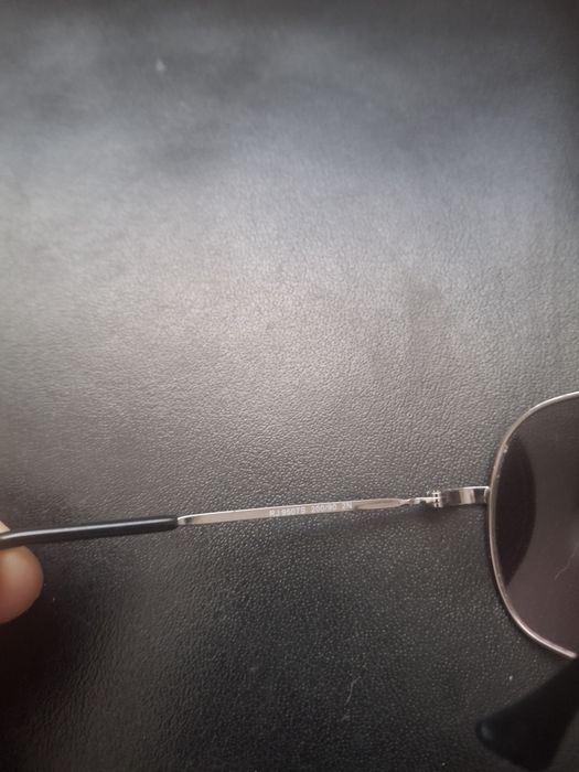 Óculos de sol Ray-Ban de Menina, novos/ nunca usados, em metal gunmetal/dourado com lentes violeta degradé.