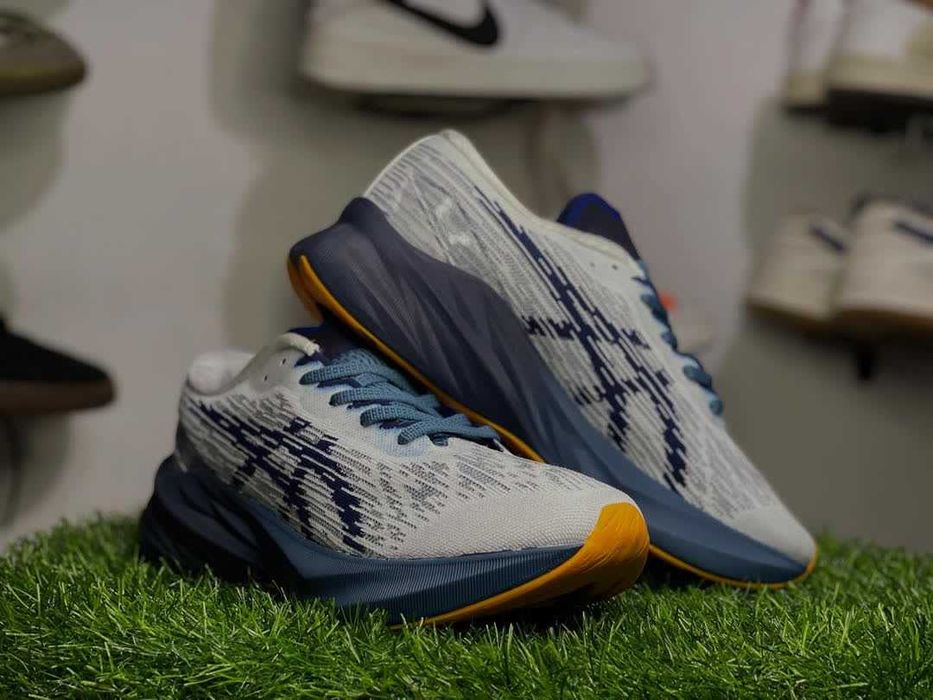 Кросівки Asics NovaBlast 3