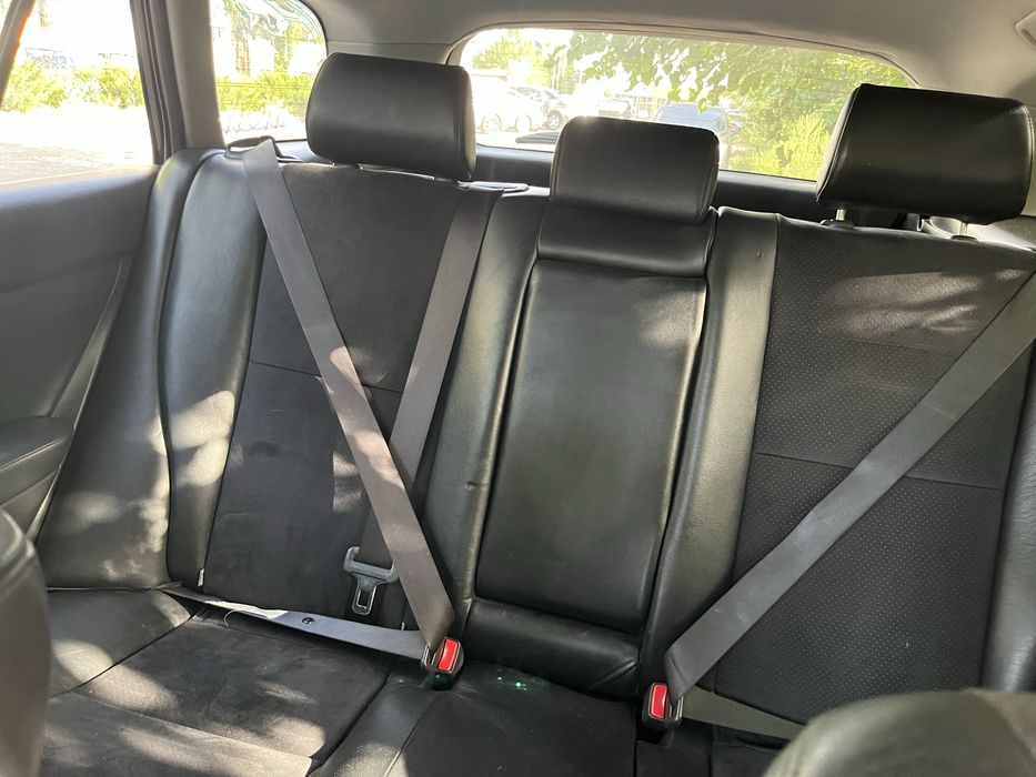 Тойота авенсіс 2007