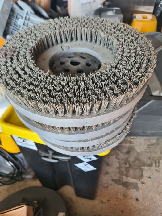 Escovas para maquinas limpeza tennant