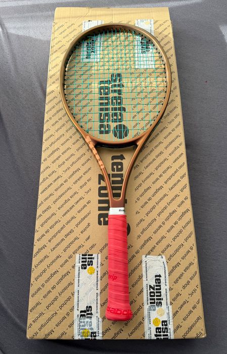 Wilson Pro Staff X V14 z naciągiem