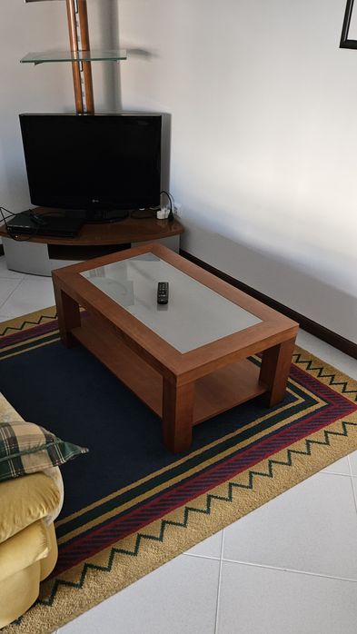 Mobília de sala em madeira maciça