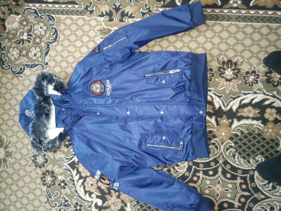 Продам куртку нову
