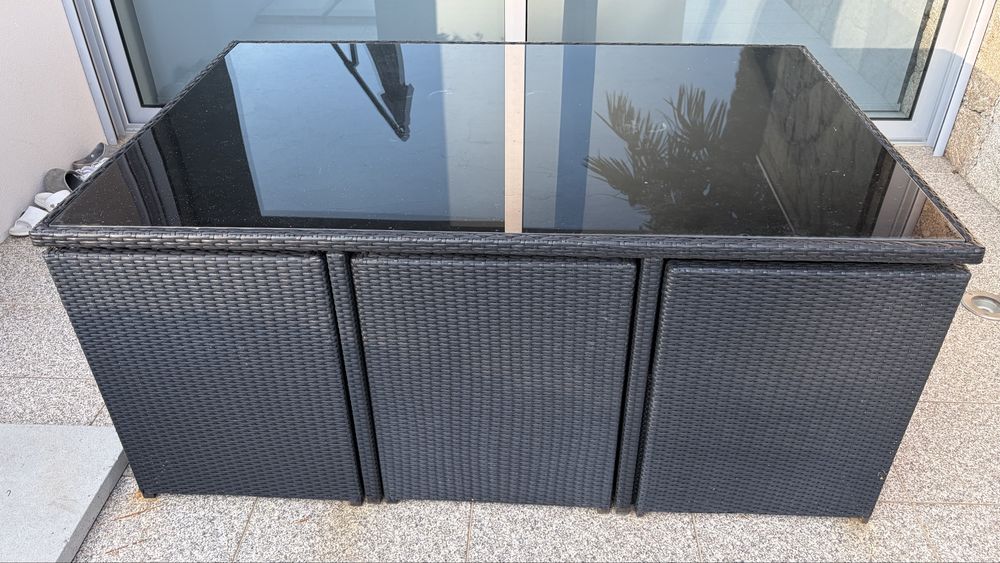 Mesa e cadeiras para jardim