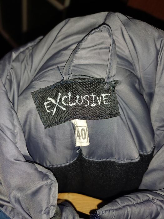 Куртка підліткова б/у. в гарному стані.