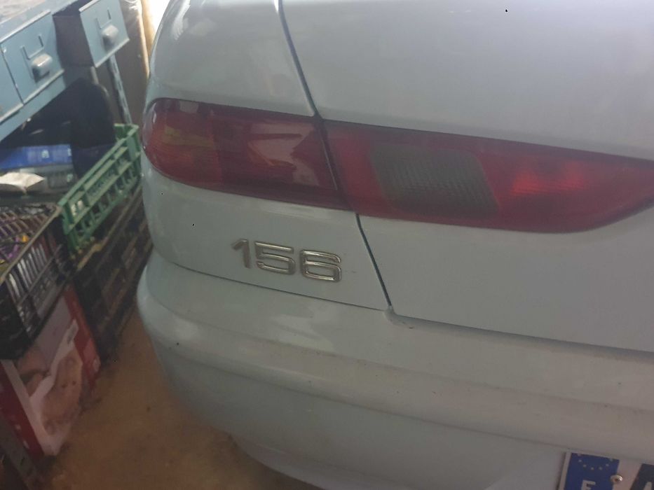 Carro com matricula francesa vendido completo somente com finalidade do comprador retirar peças ou demantelar