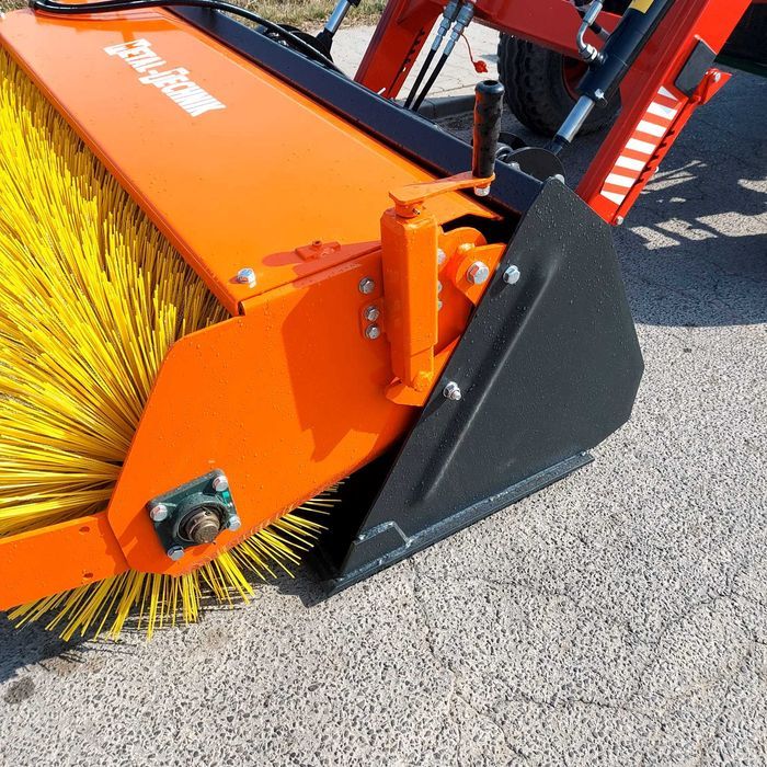 Osprzęt do ładowacza i ładowarki Łycha + szczotka hydrauliczna  2w1
