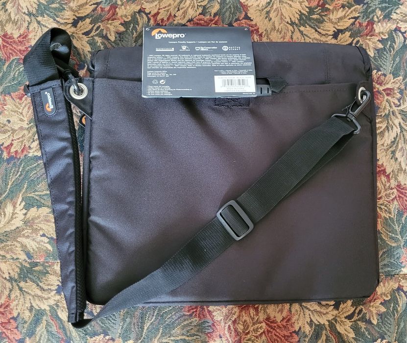 Lowepro Slim Factor M nowa torba na laptopa 14" listonoszka