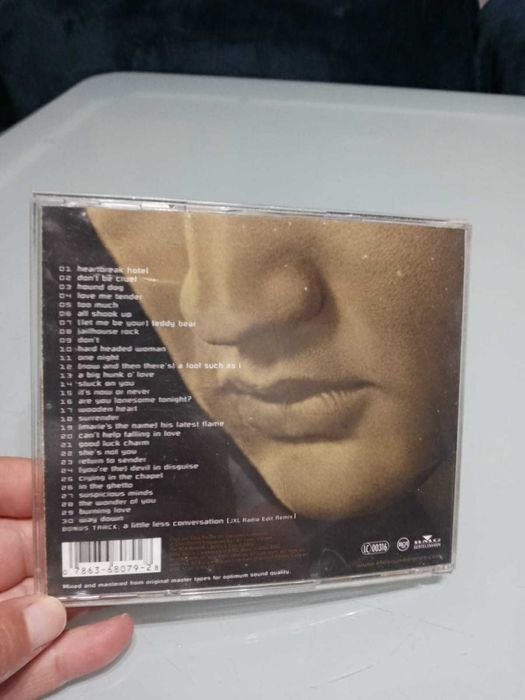 ELVIS 1 CD e 4 dvds em ótimo estado