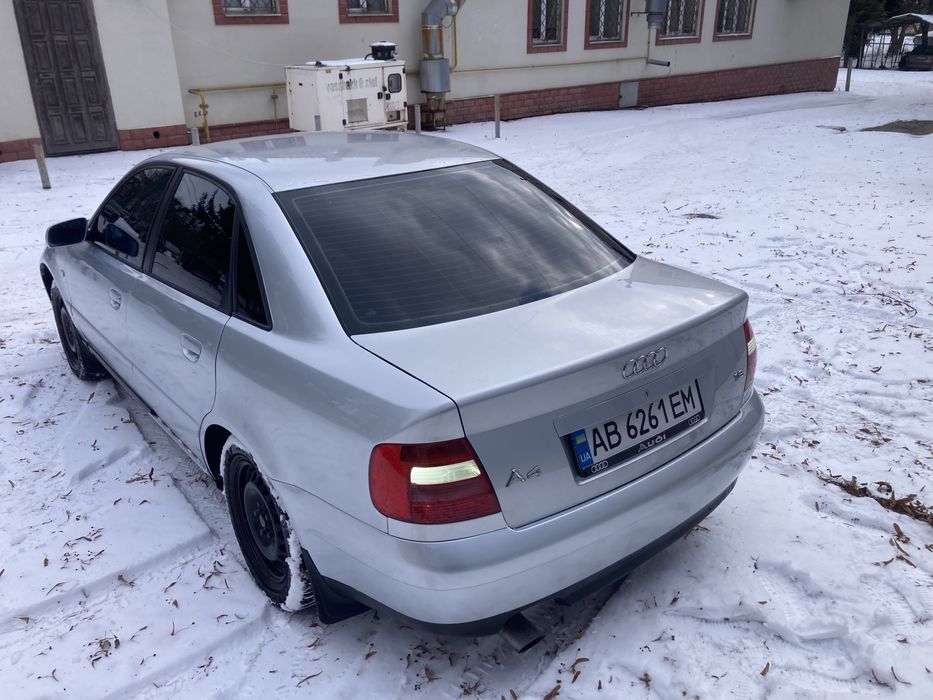 Ауді А4 Б5 рестайлінг 1.6 газ - бензин