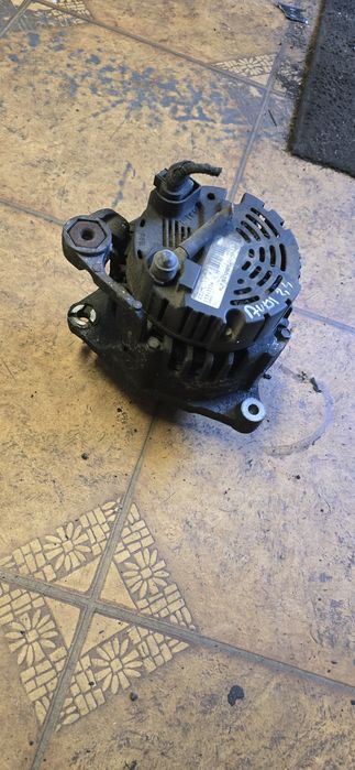 Alternator  A6 C5.    2,4 SG12B054.     S584330A Valeo 14V