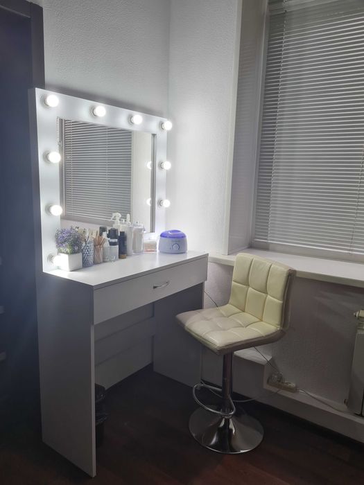 Аренда рабочего места КУШЕТКА/ВИЗАЖНЫЙ СТОЛ