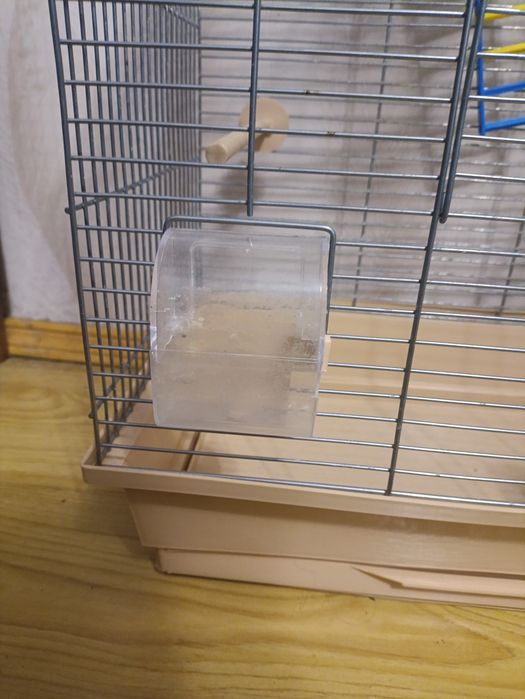 Продам клітку для папуг