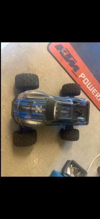 Traxxas maxx widebody