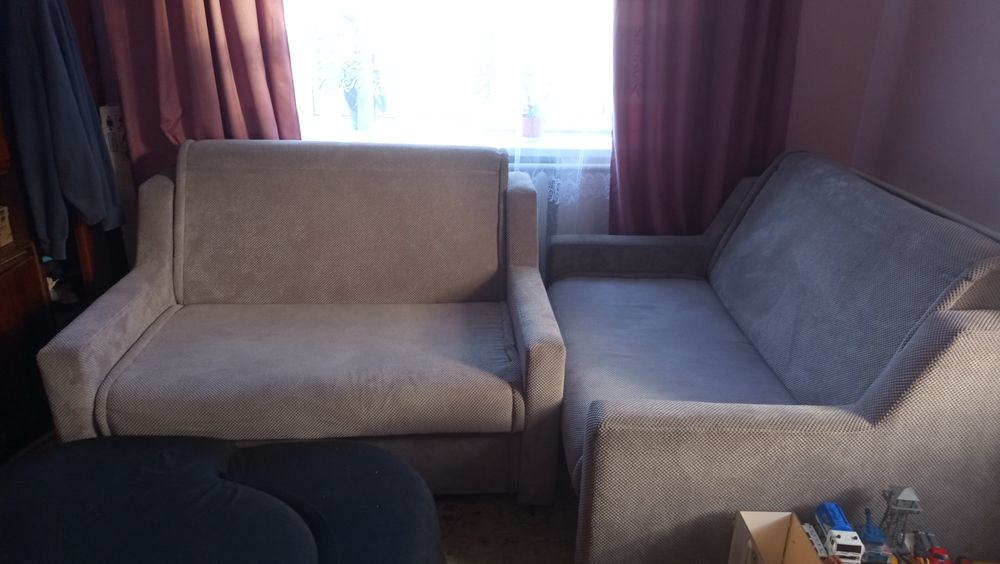 Продам два дивани
