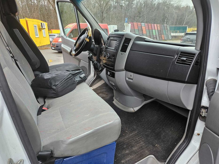 Mercedes-Benz Sprinter 2014, гідроборт