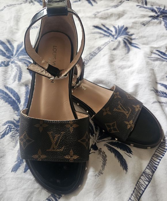 Louis vuitton sandały r.36