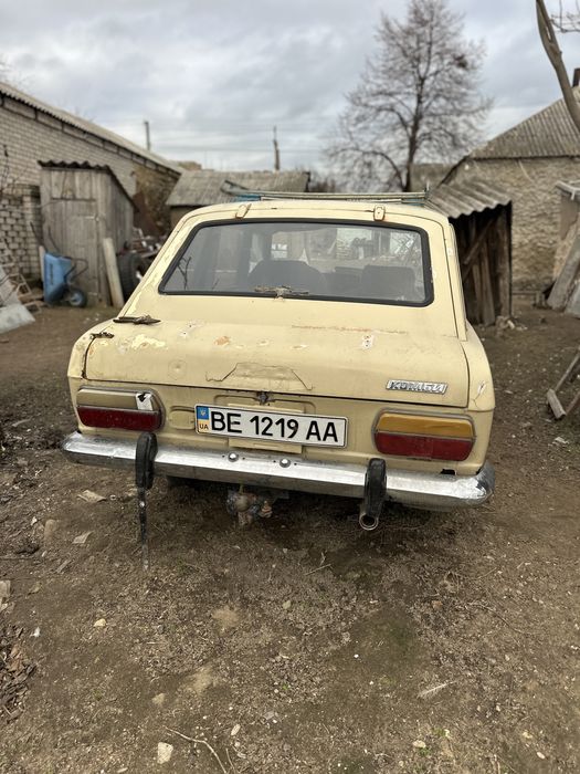 Москвич сел и поехал