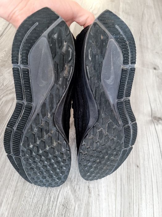 Продам фірмові кросівки Nike Air Zoom Pegasus 36