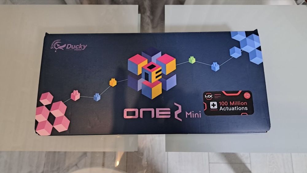 Клавиатура Ducky One 2 Mini / Коврик для мыши Xtrfy Gp4