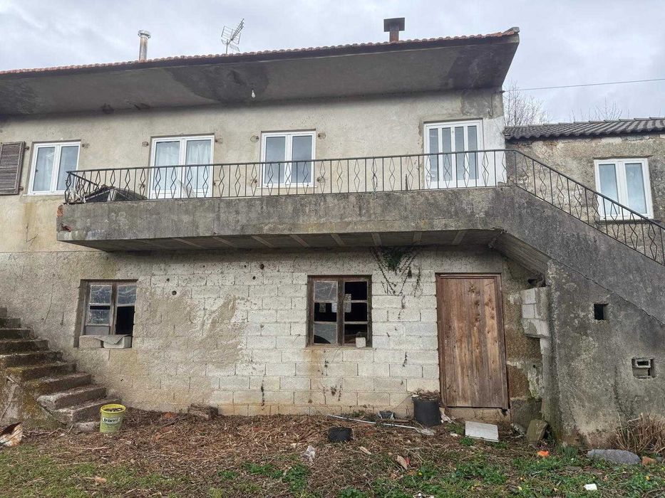 Vende-se Moradia c/ Terreno