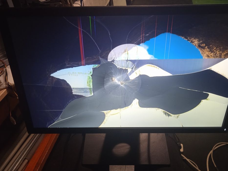 Продам на запчасти монітор Dell модель e2218 hn

Обе плати робочі
Тако