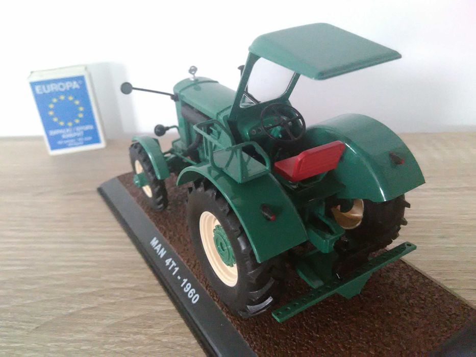model traktor 1960 ciągnik rolniczy 1:32 retro Ursus Zetor zabytek 43