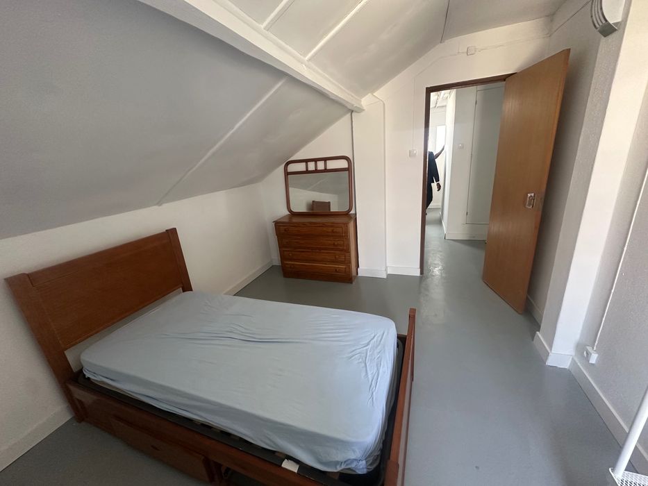Quarto para arrendar  corroios Laranjeiro