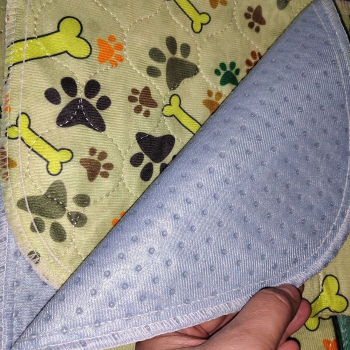 Многоразовые пелёнки фабричного производства с противоскользящим низом