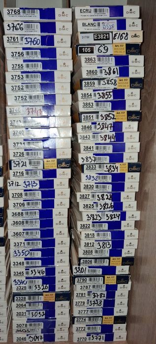 Муліне DMC ,   є багато кольорів