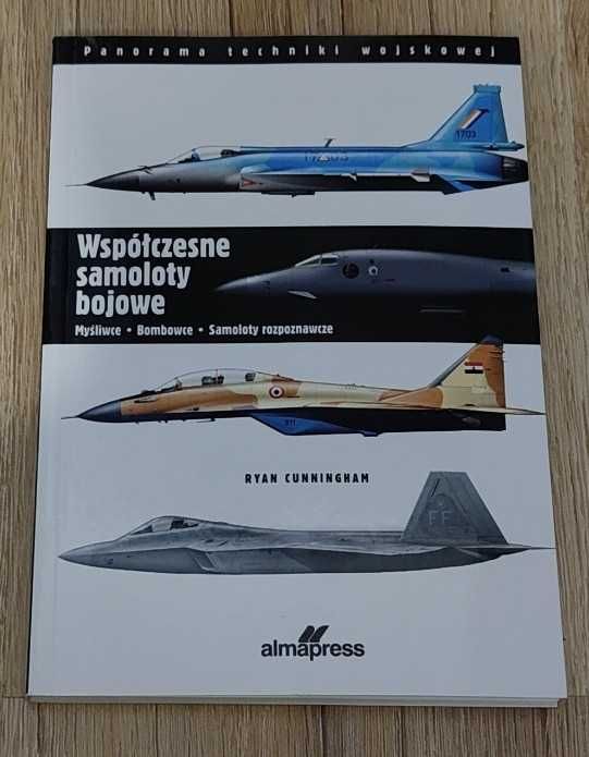 Współczesne samoloty bojowe Ryan Cunningham