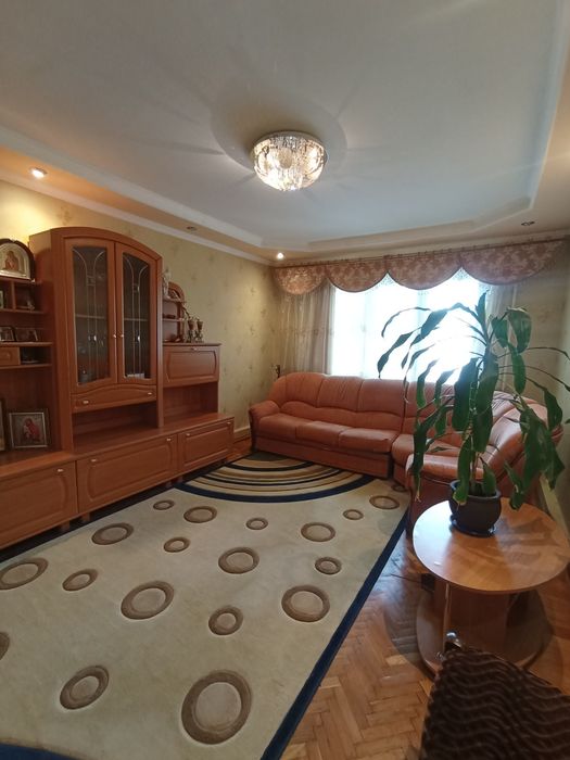 Продаж 5 ти кімнатної Центр а/ о