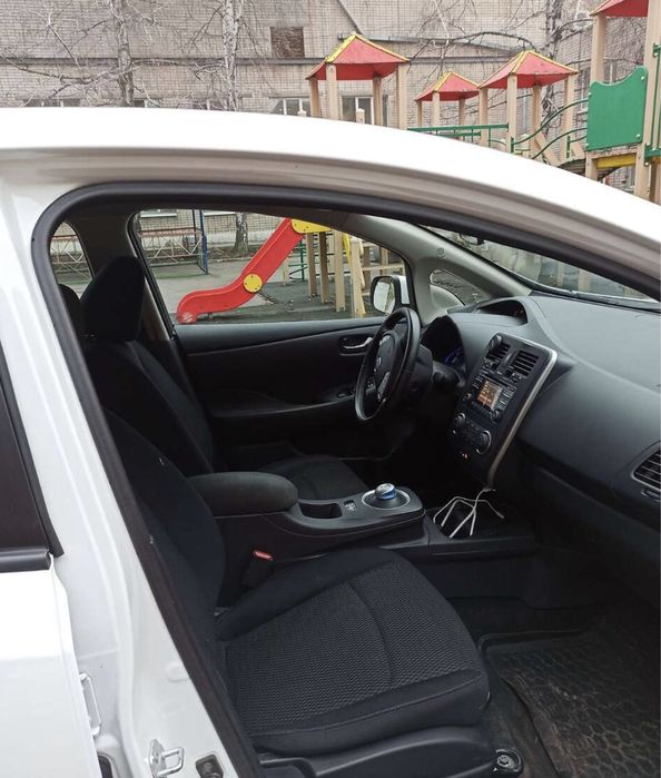 Nissan Leaf 2014 рік